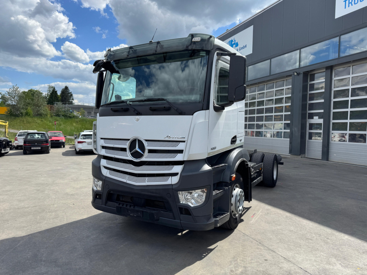 MERCEDES Antos 1851 4x2 - 캡 새시 트럭 : 사진 1 MERCEDES Antos 1851 4x2 - 캡 새시 트럭 : 사진 1