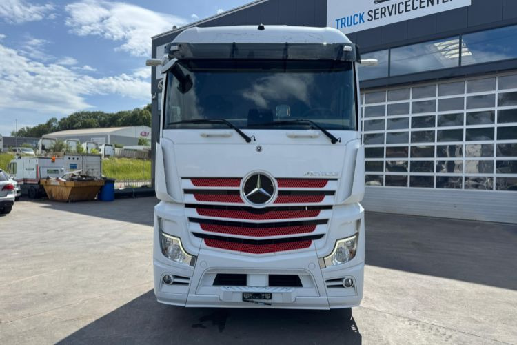 Mercedes-Benz Actros 1851 4x4 Hydraulik - 트랙터 유닛 : 사진 2 Mercedes-Benz Actros 1851 4x4 Hydraulik - 트랙터 유닛 : 사진 2