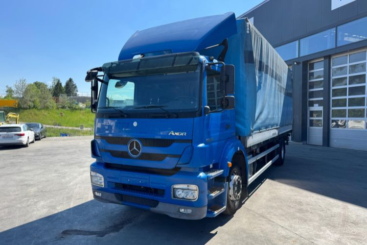 Mercedes-Benz Axor 1833 4x2 - 커튼사이더 트럭 : 사진 1 Mercedes-Benz Axor 1833 4x2 - 커튼사이더 트럭 : 사진 1