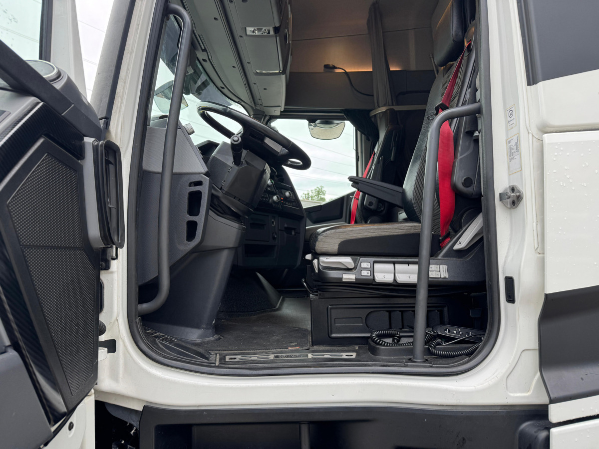 트랙터 유닛 RENAULT T520 6x2 70.000KG : 사진 11 트랙터 유닛 RENAULT T520 6x2 70.000KG : 사진 11