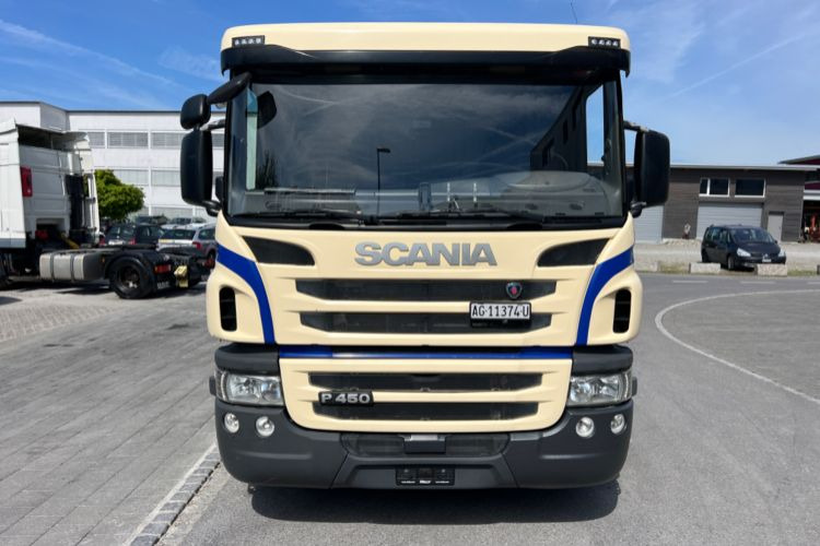 Scania P450 10x4 - 캡 새시 트럭 : 사진 2 Scania P450 10x4 - 캡 새시 트럭 : 사진 2
