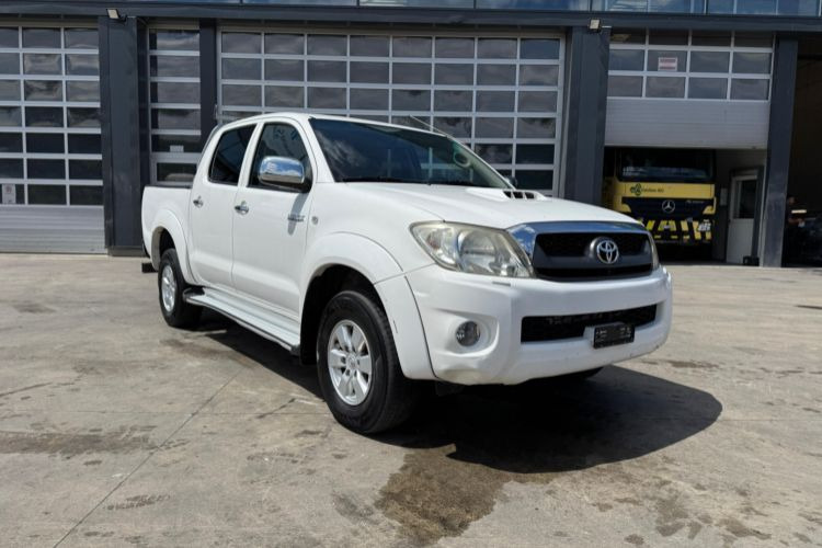 Toyota Hilux 3.0D 4WD - 밴 : 사진 3 Toyota Hilux 3.0D 4WD - 밴 : 사진 3