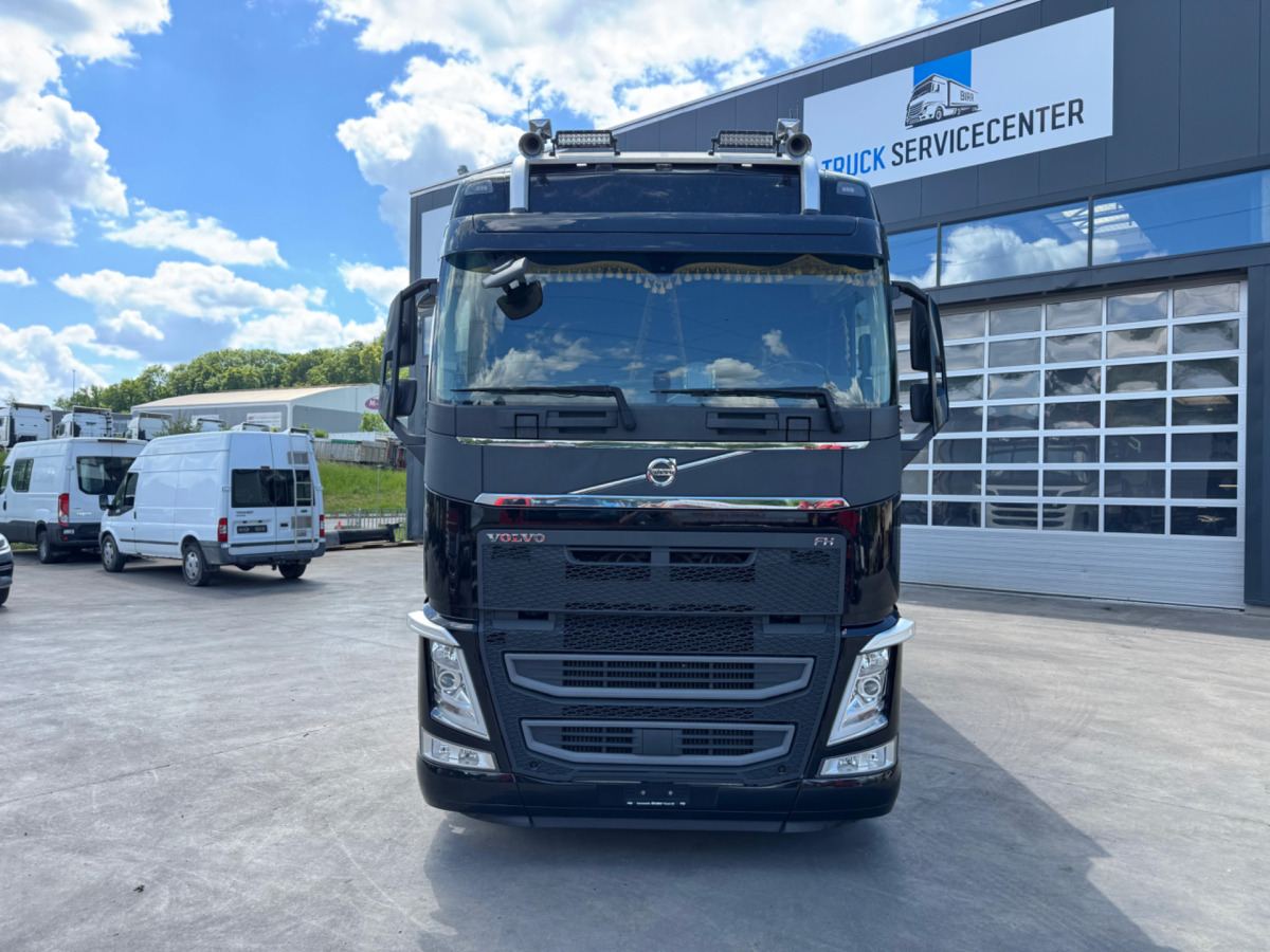 VOLVO FH-540 6x2 - 커튼사이더 트럭 : 사진 2 VOLVO FH-540 6x2 - 커튼사이더 트럭 : 사진 2