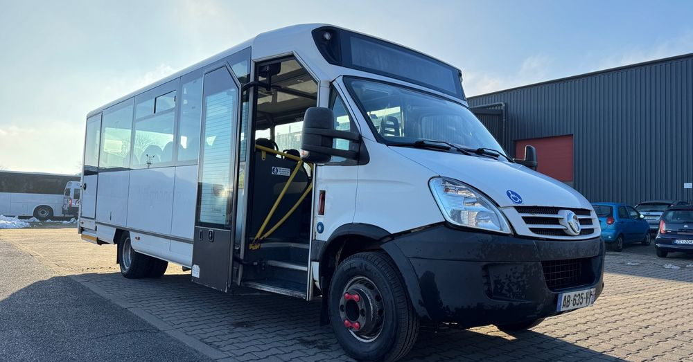 Iveco Aptineo / mała klima / 28 miejsc / winda / CENA: 67500 zł netto - 소형 버스, 승합차 : 사진 1 Iveco Aptineo / mała klima / 28 miejsc / winda / CENA: 67500 zł netto - 소형 버스, 승합차 : 사진 1