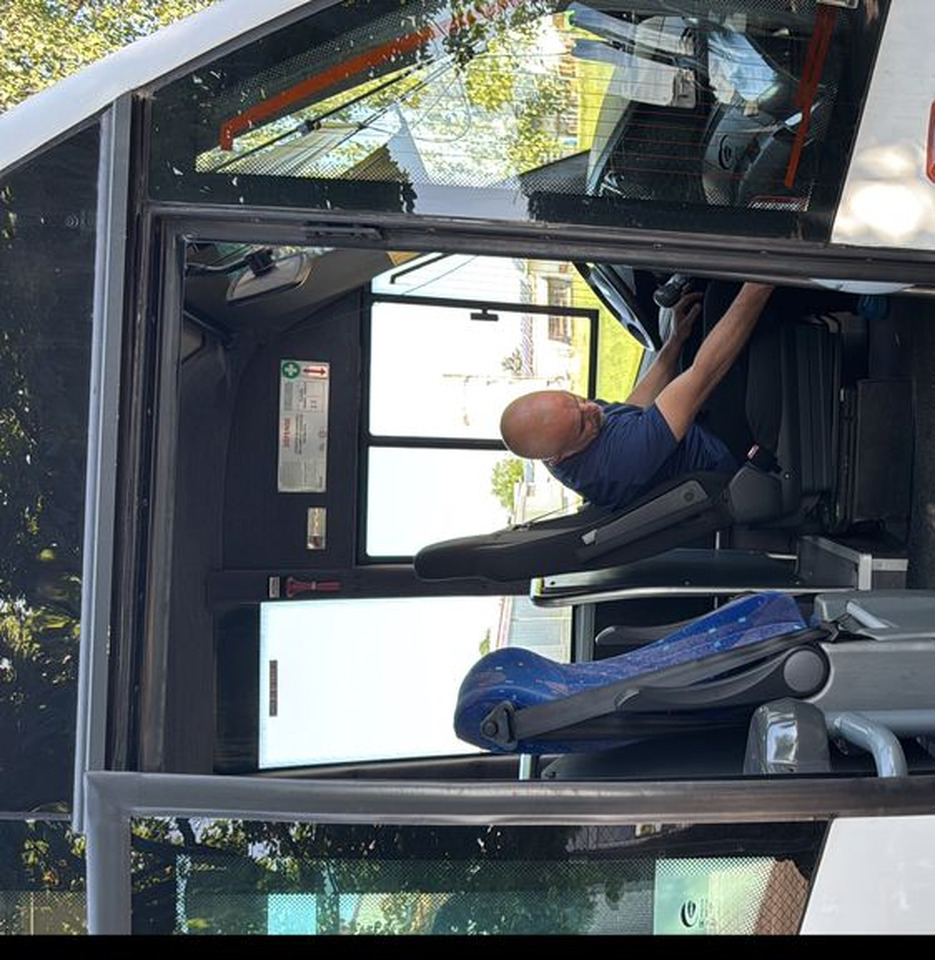 Iveco Wing/ 33 miejsca /mała klima /Cena:178000 zł netto - 소형 버스, 승합차 : 사진 5 Iveco Wing/ 33 miejsca /mała klima /Cena:178000 zł netto - 소형 버스, 승합차 : 사진 5
