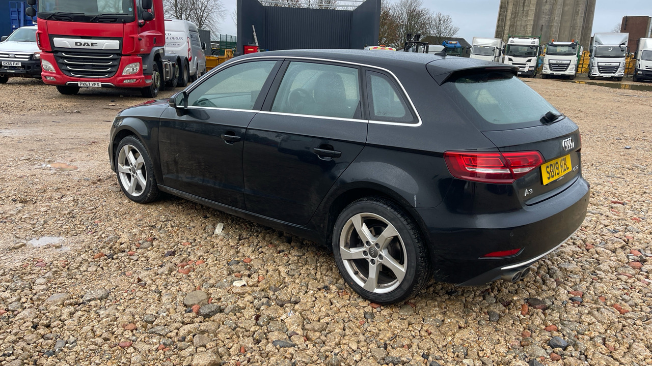 AUDI A3 2.0 35 TDI SPORT - 해치백 : 사진 3 AUDI A3 2.0 35 TDI SPORT - 해치백 : 사진 3