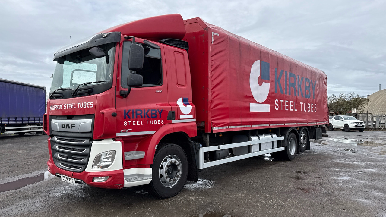 DAF CF 320 - 드롭사이드/ 플랫베드 트럭 : 사진 2 DAF CF 320 - 드롭사이드/ 플랫베드 트럭 : 사진 2