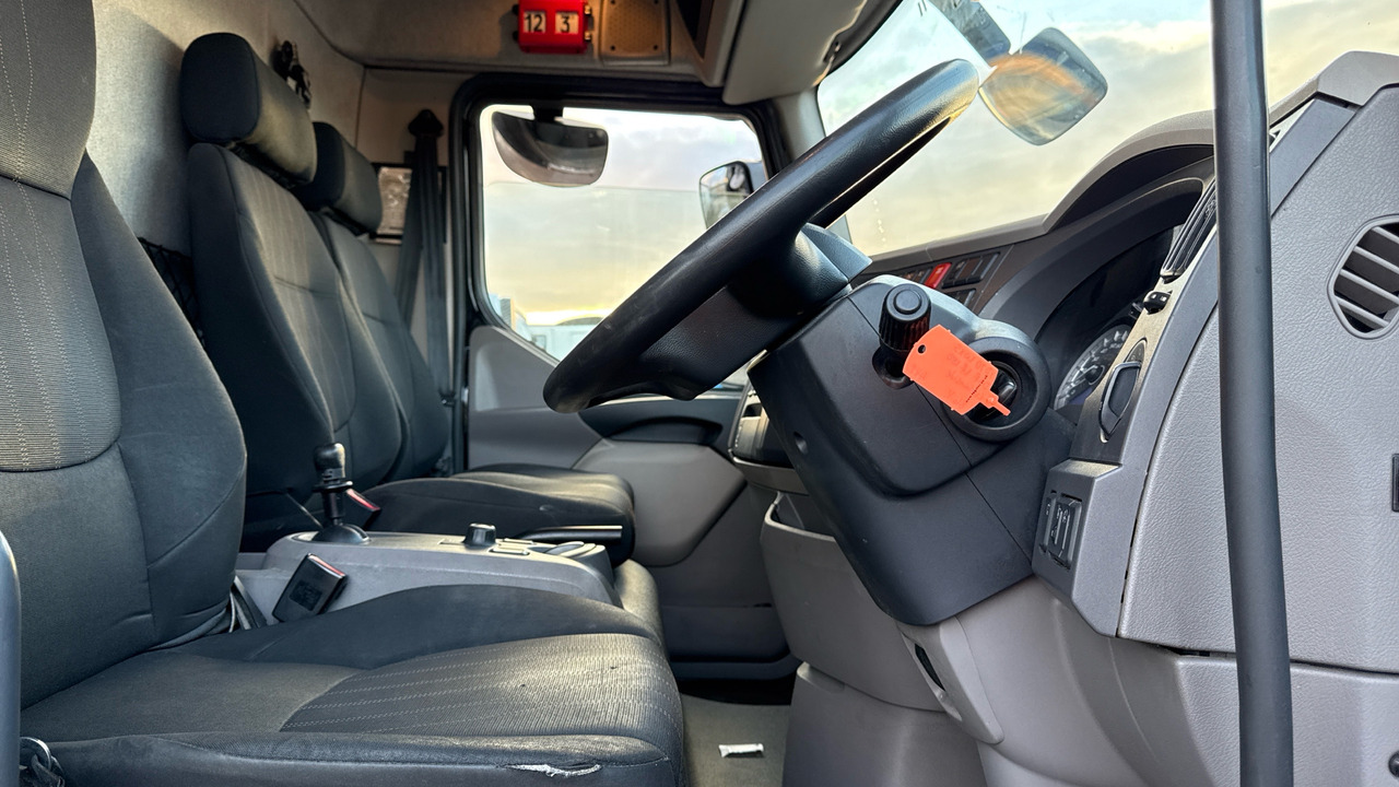 DAF LF 180 - 커튼사이더 트럭 : 사진 5 DAF LF 180 - 커튼사이더 트럭 : 사진 5