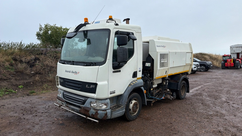DAF LF 45.160 - 거리 청소 차량 : 사진 2 DAF LF 45.160 - 거리 청소 차량 : 사진 2