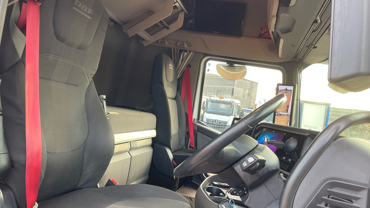 트랙터 유닛 DAF XF 530 : 사진 8 트랙터 유닛 DAF XF 530 : 사진 8