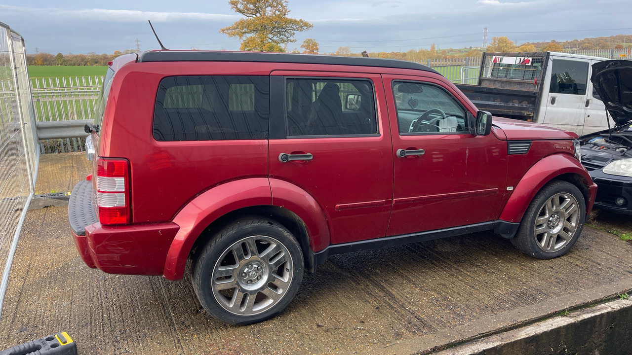 DODGE NITRO SXT - 스테이션 왜건 : 사진 5 DODGE NITRO SXT - 스테이션 왜건 : 사진 5