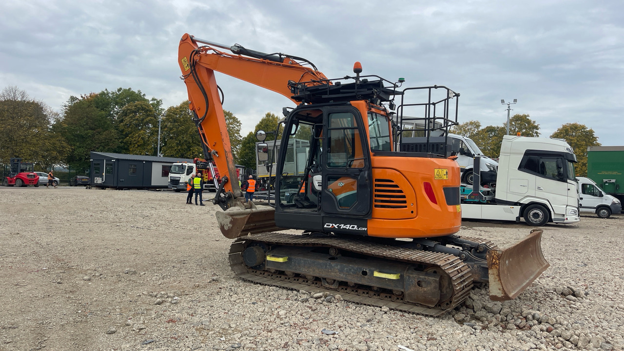 DOOSAN DX140LCR-5 - 크롤러 굴삭기 : 사진 3 DOOSAN DX140LCR-5 - 크롤러 굴삭기 : 사진 3