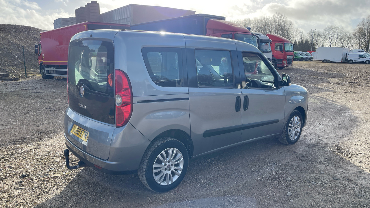 FIAT DOBLO 1.6 Multijet 105PS - 스테이션 왜건 : 사진 4 FIAT DOBLO 1.6 Multijet 105PS - 스테이션 왜건 : 사진 4