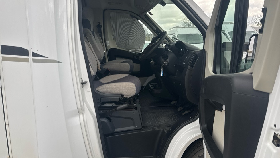 FIAT DUCATO 2.3 130PS - 알코브 모터홈 : 사진 5 FIAT DUCATO 2.3 130PS - 알코브 모터홈 : 사진 5