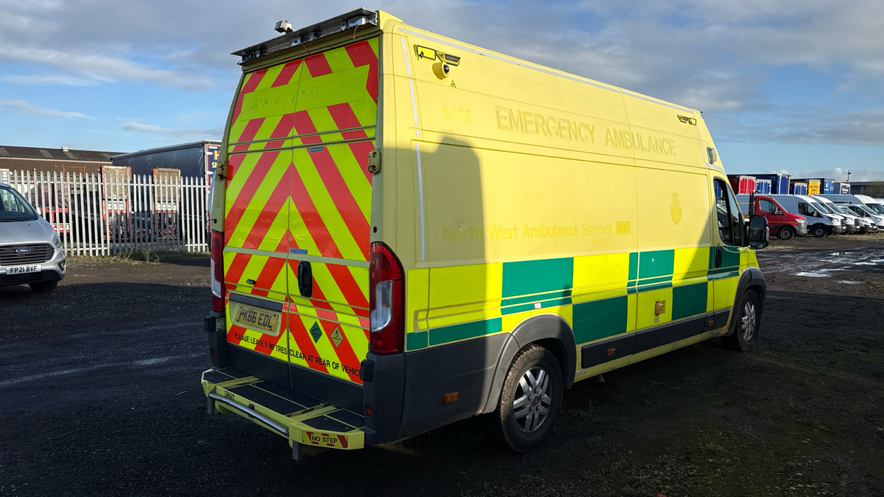 FIAT DUCATO 42 2.3 MULTIJET II - 구급차 : 사진 4 FIAT DUCATO 42 2.3 MULTIJET II - 구급차 : 사진 4