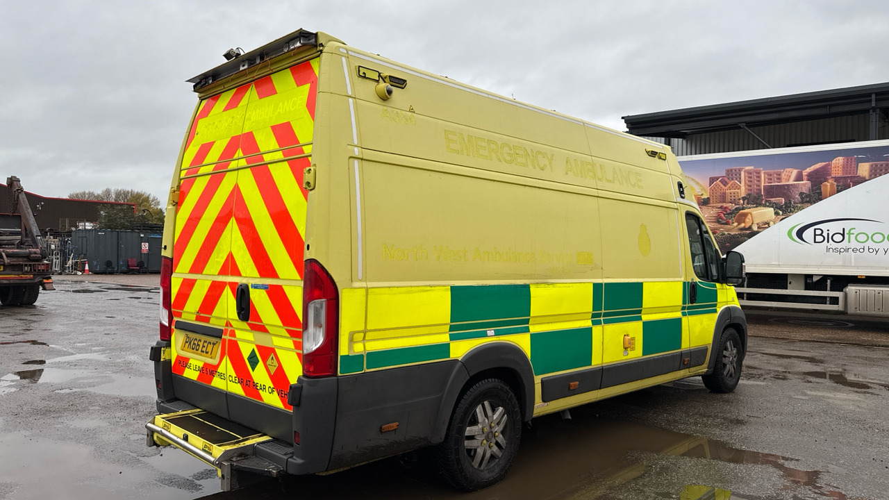 FIAT DUCATO 42 2.3 MULTIJET II - 구급차 : 사진 4 FIAT DUCATO 42 2.3 MULTIJET II - 구급차 : 사진 4