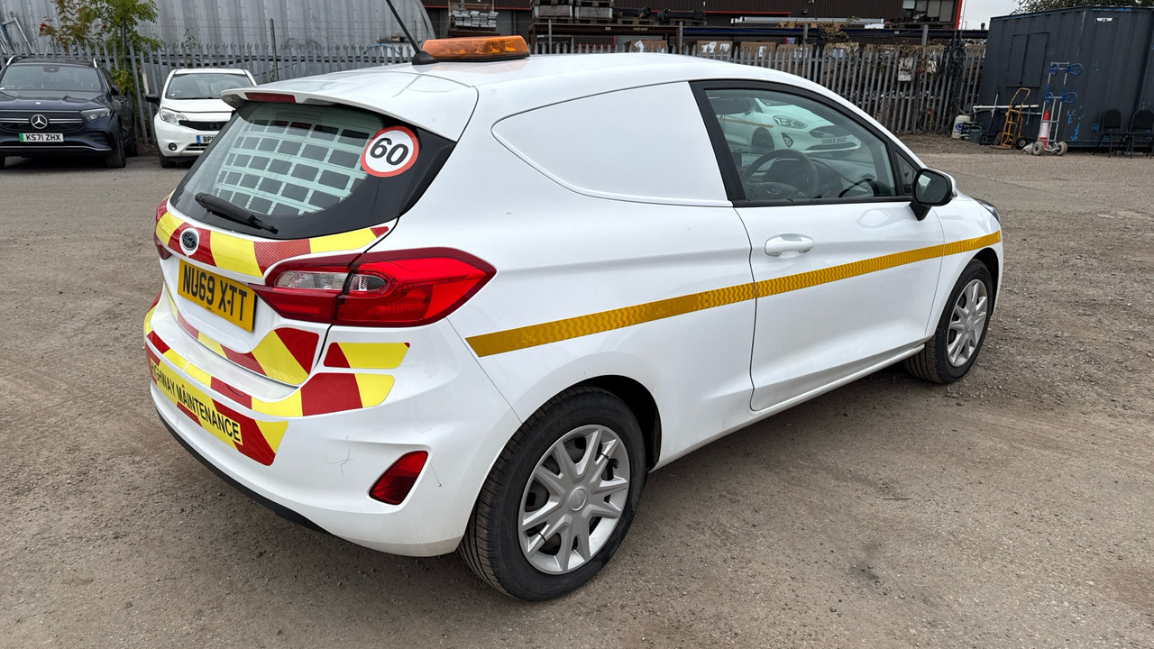 FORD FIESTA 1.5 TDCi - 차량 : 사진 4 FORD FIESTA 1.5 TDCi - 차량 : 사진 4