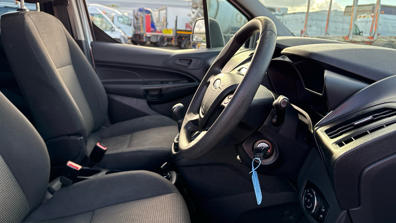 FORD GRAND TOURNEO CONNECT 1.5 TDCI - 차량 : 사진 5 FORD GRAND TOURNEO CONNECT 1.5 TDCI - 차량 : 사진 5