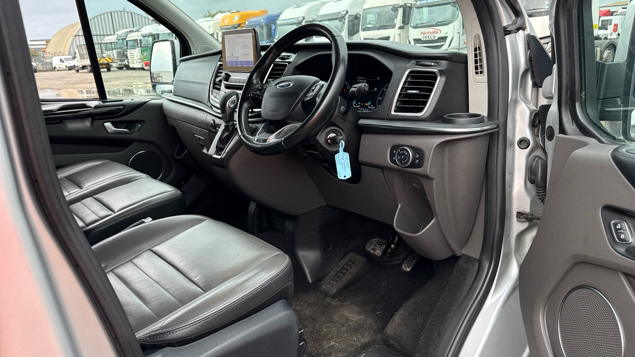 FORD TOURNEO CUSTOM 320TI X 2.0 ECOBLUE 185PS - 소형 버스, 승합차 : 사진 5 FORD TOURNEO CUSTOM 320TI X 2.0 ECOBLUE 185PS - 소형 버스, 승합차 : 사진 5