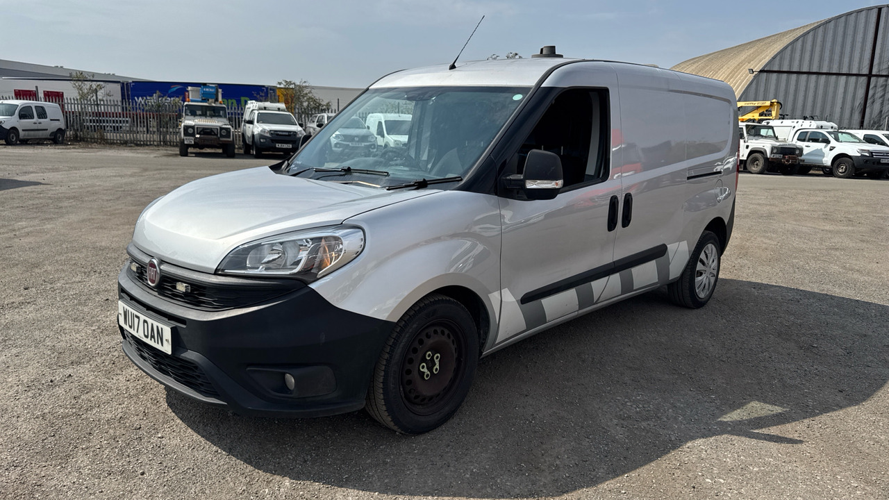 Fiat Doblo 1.6 MULTIJET 16V - 소형 밴 : 사진 2 Fiat Doblo 1.6 MULTIJET 16V - 소형 밴 : 사진 2