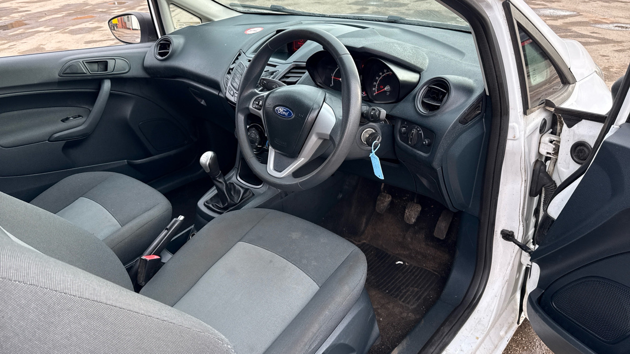 Ford Fiesta 1.4 TDCI 70PS - 차량 : 사진 5 Ford Fiesta 1.4 TDCI 70PS - 차량 : 사진 5