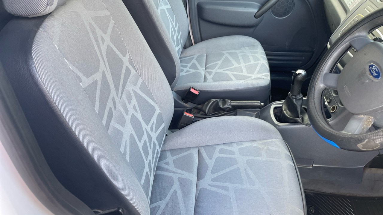Ford Transit Connect T230 1.8 TDCi 90PS - 소형 밴 : 사진 5 Ford Transit Connect T230 1.8 TDCi 90PS - 소형 밴 : 사진 5