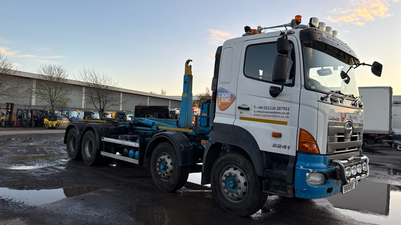 HINO 700 3241 - 후크 리프트 트럭 : 사진 1 HINO 700 3241 - 후크 리프트 트럭 : 사진 1