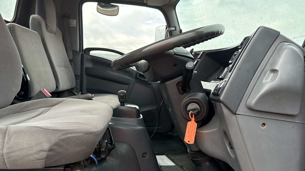 ISUZU N75 190 - 유조트럭 : 사진 5 ISUZU N75 190 - 유조트럭 : 사진 5