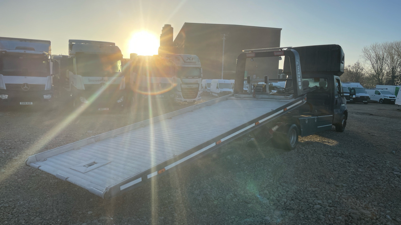 IVECO DAILY 70C18 - 견인 트럭 : 사진 4 IVECO DAILY 70C18 - 견인 트럭 : 사진 4