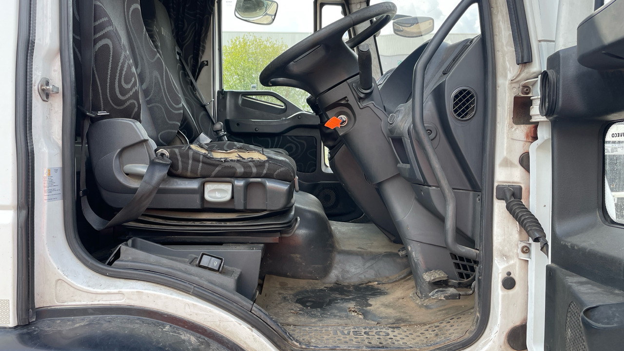 IVECO EUROCARGO 120E18 - 커튼사이더 트럭 : 사진 5 IVECO EUROCARGO 120E18 - 커튼사이더 트럭 : 사진 5