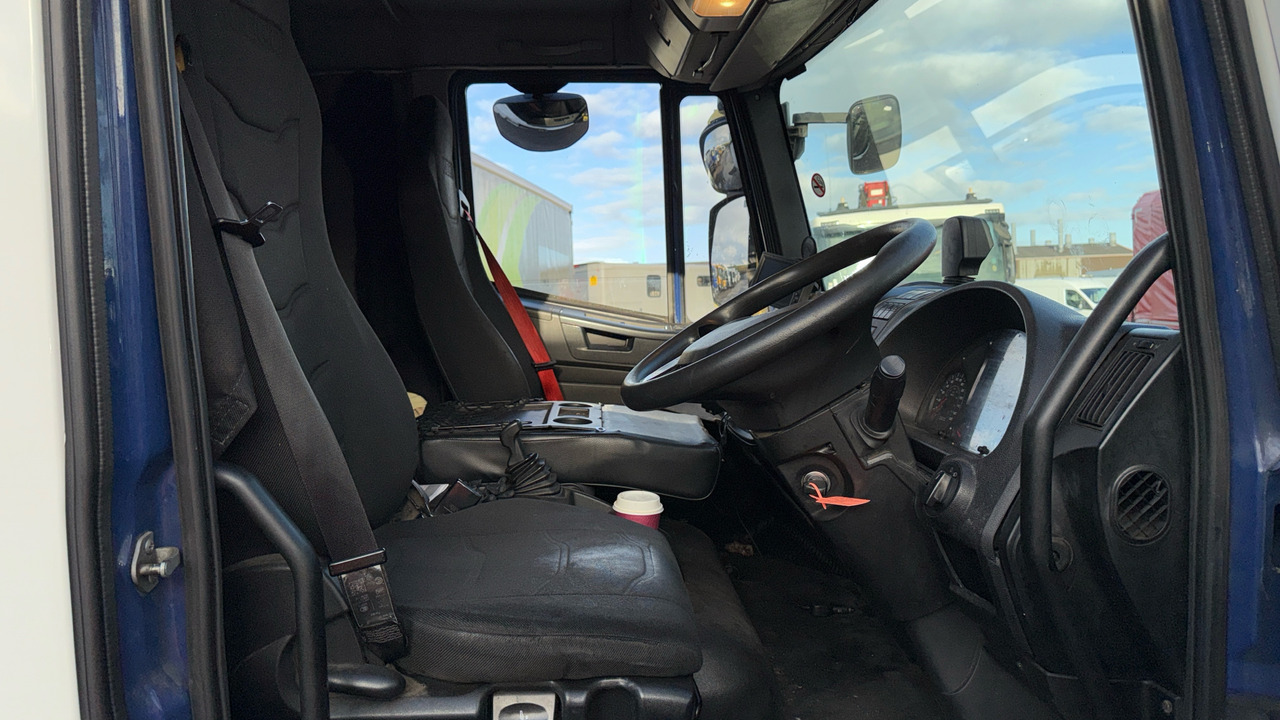IVECO EUROCARGO 120E - 커튼사이더 트럭 : 사진 5 IVECO EUROCARGO 120E - 커튼사이더 트럭 : 사진 5