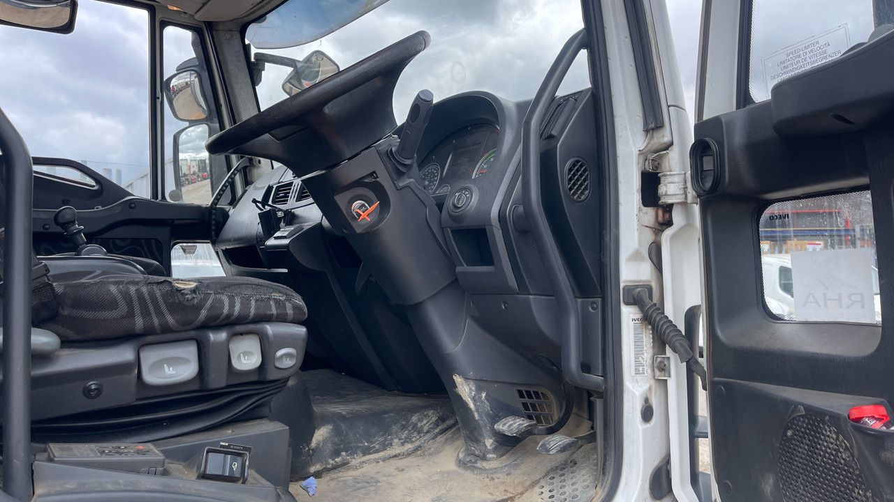 IVECO EUROCARGO 180E25 - 드롭사이드/ 플랫베드 트럭 : 사진 5 IVECO EUROCARGO 180E25 - 드롭사이드/ 플랫베드 트럭 : 사진 5