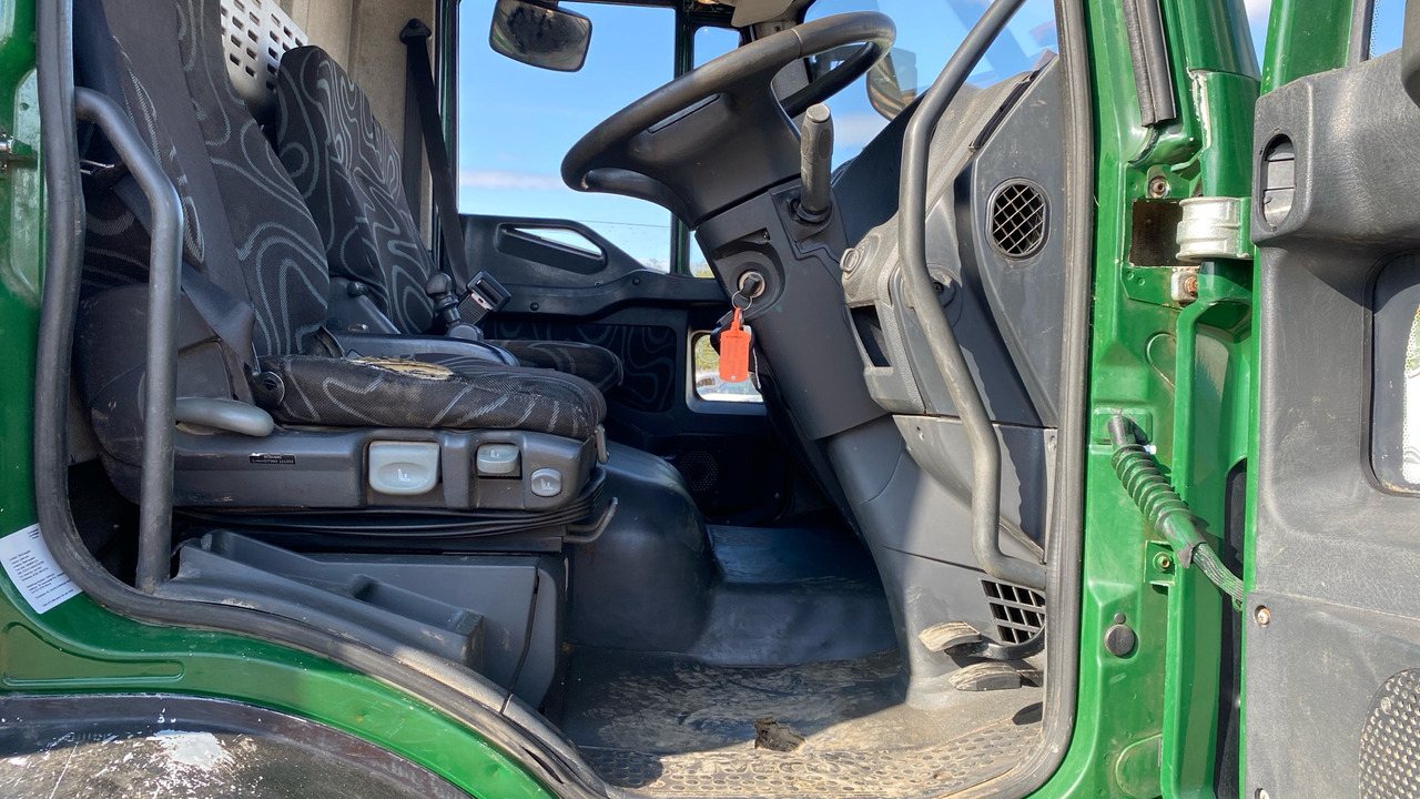 IVECO EUROCARGO 180E25 - 드롭사이드/ 플랫베드 트럭 : 사진 5 IVECO EUROCARGO 180E25 - 드롭사이드/ 플랫베드 트럭 : 사진 5