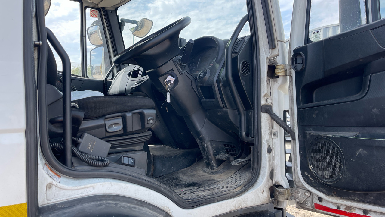 IVECO EUROCARGO 180E25 - 드롭사이드/ 플랫베드 트럭 : 사진 5 IVECO EUROCARGO 180E25 - 드롭사이드/ 플랫베드 트럭 : 사진 5