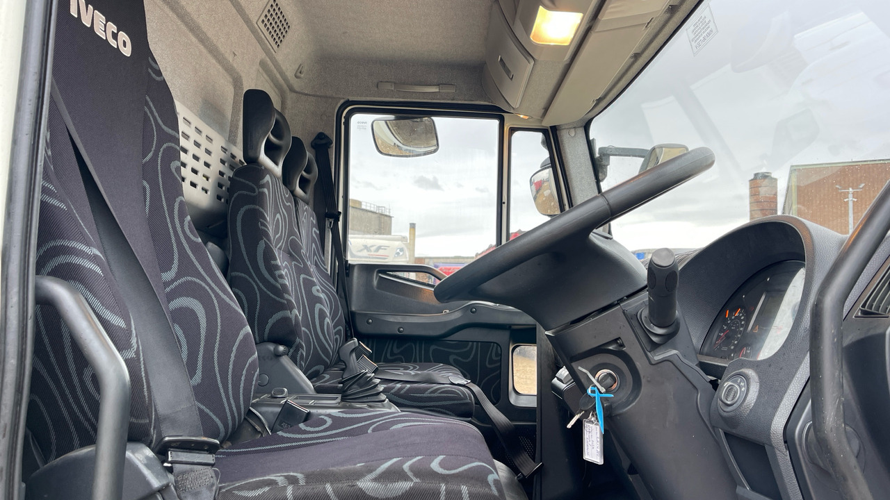 Iveco Eurocargo 180E25 - 커튼사이더 트럭 : 사진 5 Iveco Eurocargo 180E25 - 커튼사이더 트럭 : 사진 5