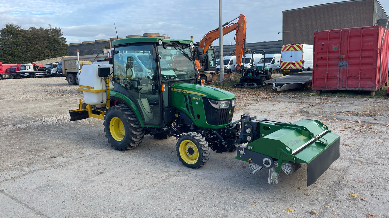 JOHN DEERE 2038R - 장궤형 트랙터 : 사진 1 JOHN DEERE 2038R - 장궤형 트랙터 : 사진 1