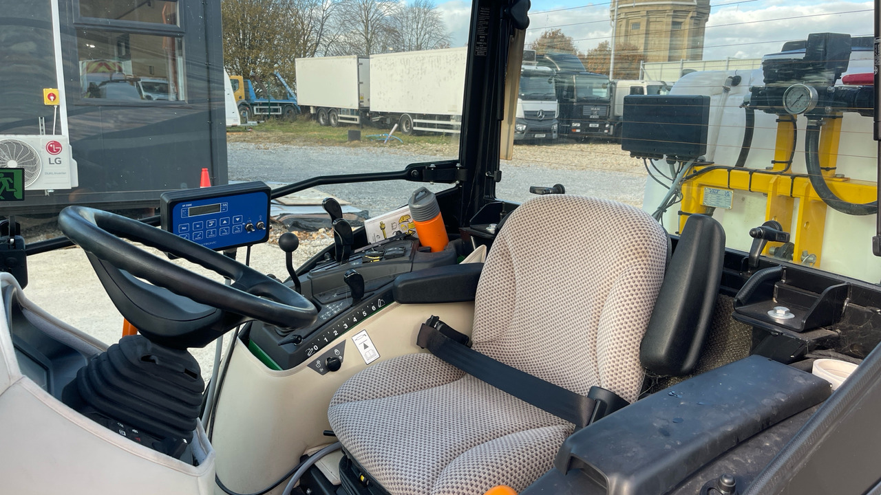 JOHN DEERE 2038R - 장궤형 트랙터 : 사진 5 JOHN DEERE 2038R - 장궤형 트랙터 : 사진 5