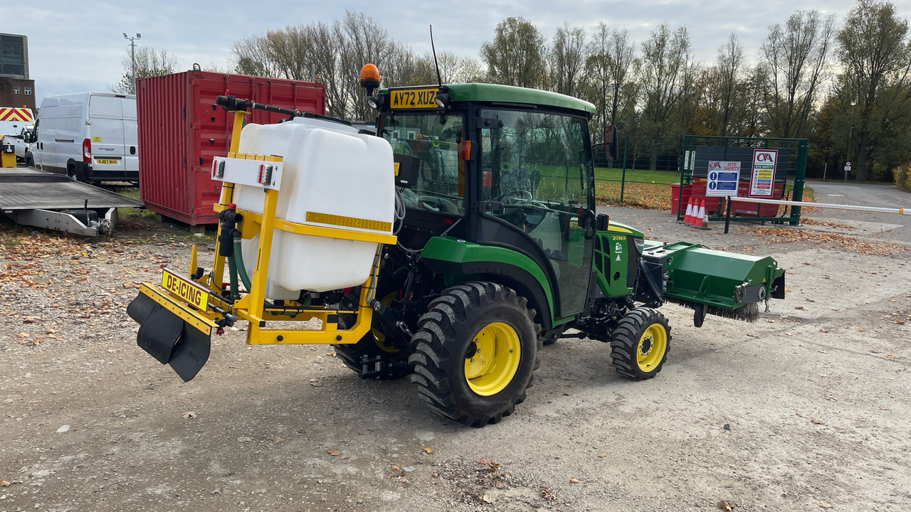 JOHN DEERE 2038R - 장궤형 트랙터 : 사진 4 JOHN DEERE 2038R - 장궤형 트랙터 : 사진 4