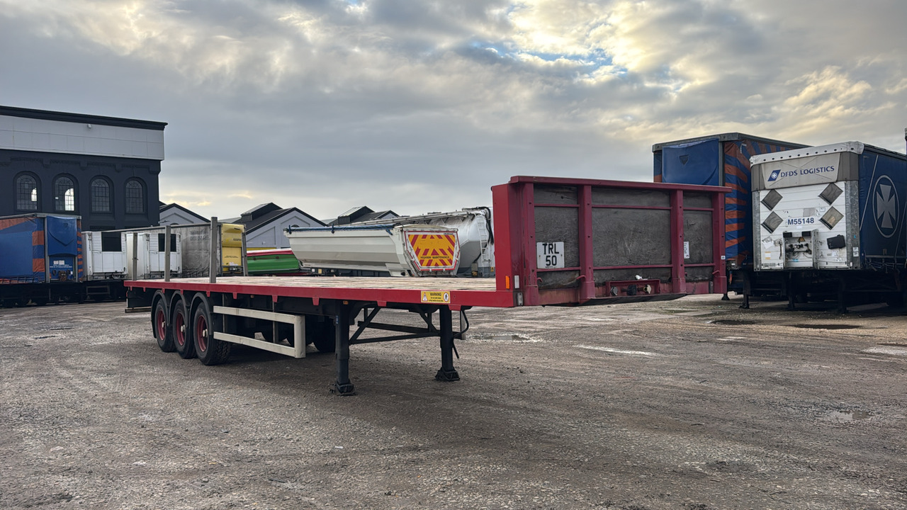 KROY FLAT - 트레일러 : 사진 1 KROY FLAT - 트레일러 : 사진 1