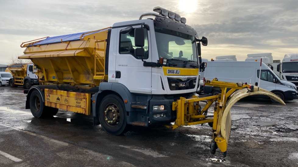 MAN TGM 18.250 - 제설차량 : 사진 1 MAN TGM 18.250 - 제설차량 : 사진 1