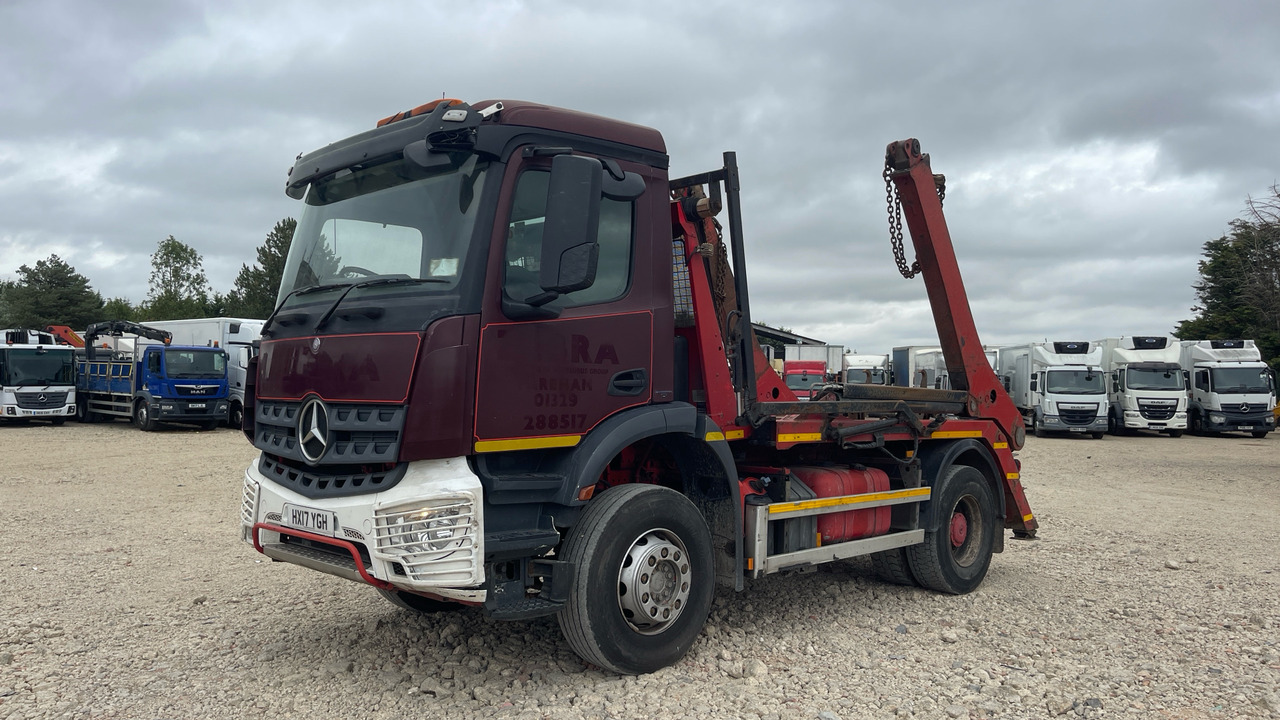 MERCEDES-BENZ AROCS - 스킵 로더 트럭 : 사진 2 MERCEDES-BENZ AROCS - 스킵 로더 트럭 : 사진 2