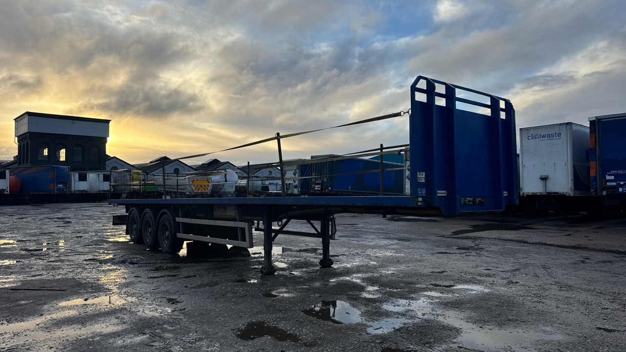 MONTRACON FLAT - 트레일러 : 사진 2 MONTRACON FLAT - 트레일러 : 사진 2