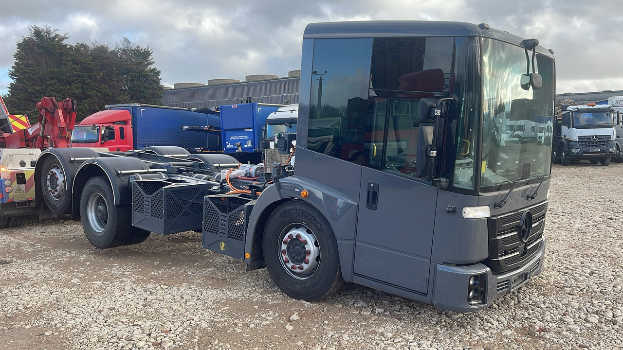 Mercedes-Benz Econic - 캡 새시 트럭 : 사진 1 Mercedes-Benz Econic - 캡 새시 트럭 : 사진 1