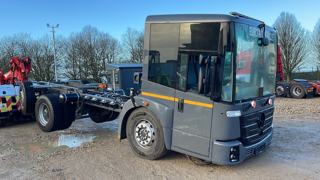 Mercedes-Benz Econic - 캡 새시 트럭, 전기 트럭 : 사진 1 Mercedes-Benz Econic - 캡 새시 트럭, 전기 트럭 : 사진 1