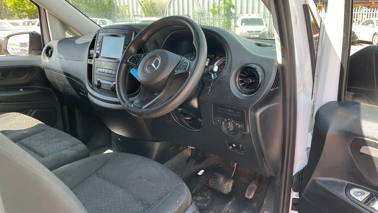 Mercedes-Benz eVito 85KW Progressive - 패널 밴, 전기 밴 : 사진 5 Mercedes-Benz eVito 85KW Progressive - 패널 밴, 전기 밴 : 사진 5
