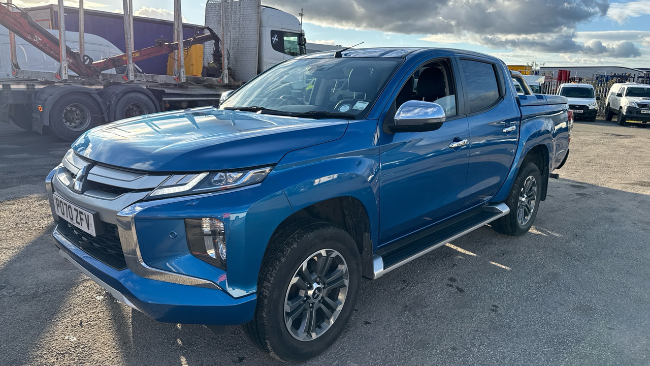 Mitsubishi L200 DI-D 2.3 Barbarian X 150PS - 픽업트럭, 콤비 밴 : 사진 2 Mitsubishi L200 DI-D 2.3 Barbarian X 150PS - 픽업트럭, 콤비 밴 : 사진 2