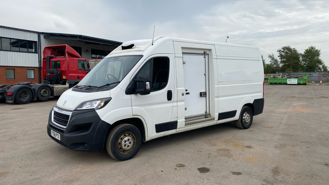 PEUGEOT BOXER 335 2.0 BLUEHDI 130PS - 냉동 밴 : 사진 2 PEUGEOT BOXER 335 2.0 BLUEHDI 130PS - 냉동 밴 : 사진 2