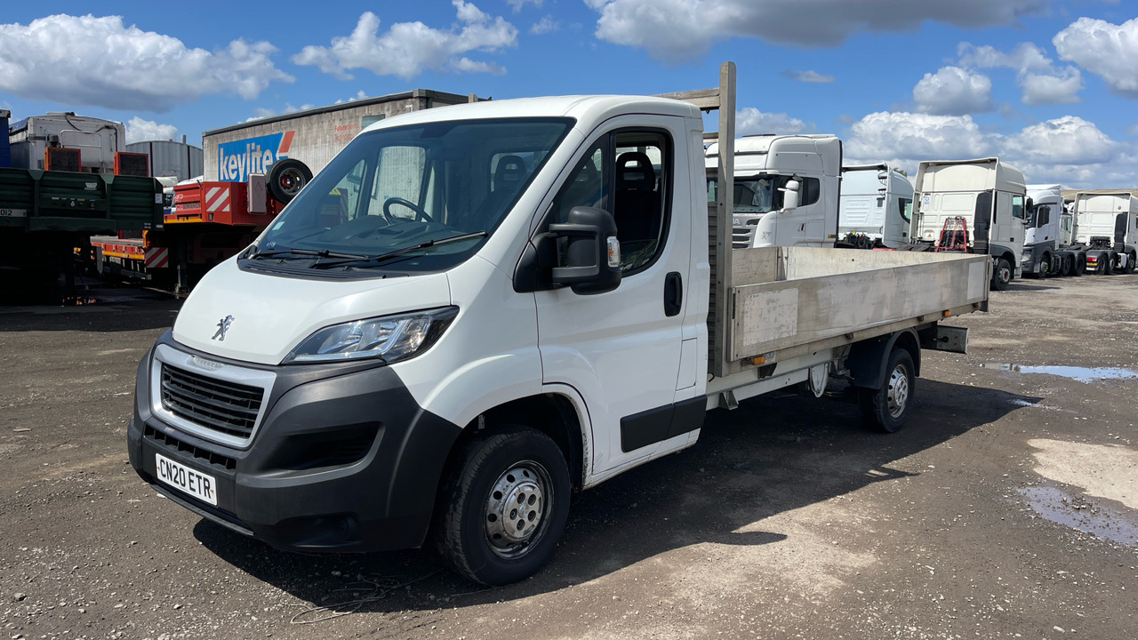 PEUGEOT BOXER 335 2.2 BLUEHDI 140PS - 플랫베드 밴 : 사진 2 PEUGEOT BOXER 335 2.2 BLUEHDI 140PS - 플랫베드 밴 : 사진 2