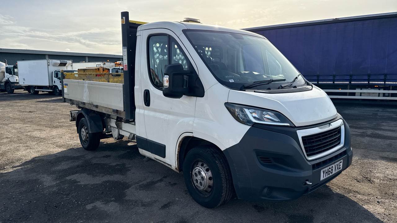 PEUGEOT BOXER 355 2.0 BlueHDi 130ps - 덤프 밴 : 사진 2 PEUGEOT BOXER 355 2.0 BlueHDi 130ps - 덤프 밴 : 사진 2