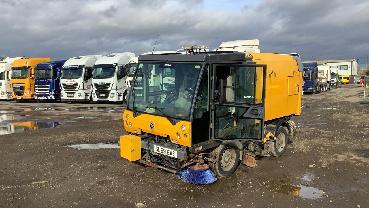 SCARAB MINOR M25H - 거리 청소 차량 : 사진 1 SCARAB MINOR M25H - 거리 청소 차량 : 사진 1